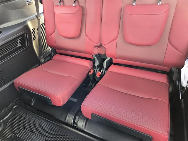 Photo of 2023 Atomic Silver Lexus GX 460