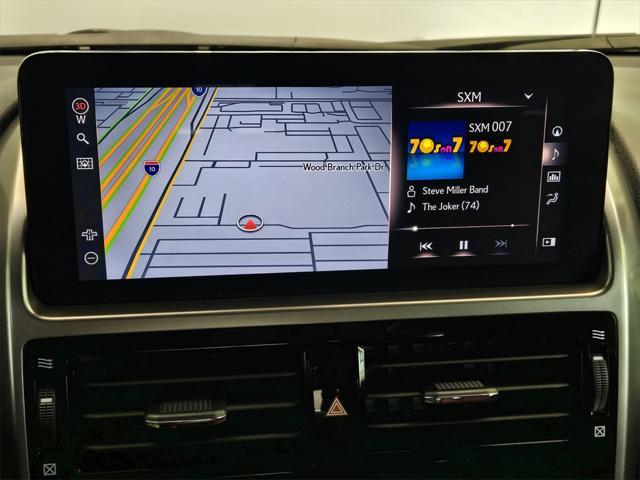 Photo of 2023 Atomic Silver Lexus GX 460