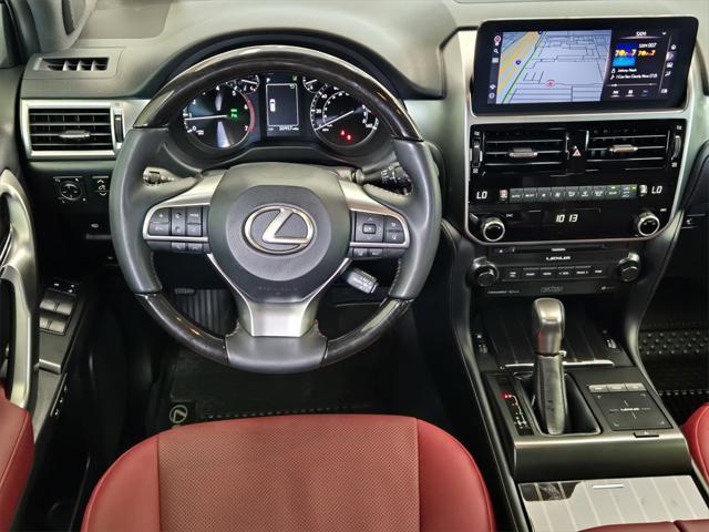 Photo of 2023 Atomic Silver Lexus GX 460