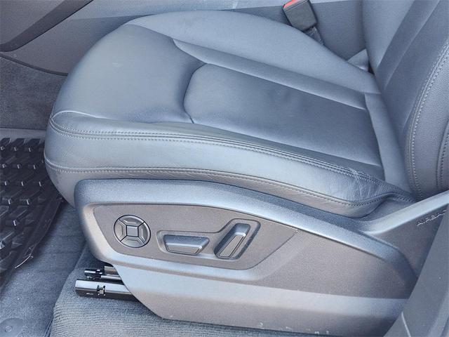 Photo of 2022 White Audi Q7
