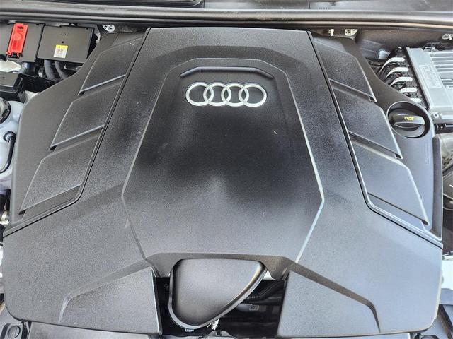 Photo of 2022 White Audi Q7