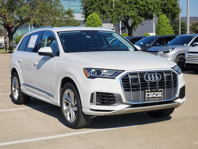 Photo of 2022 White Audi Q7