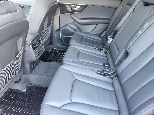 Photo of 2022 White Audi Q7