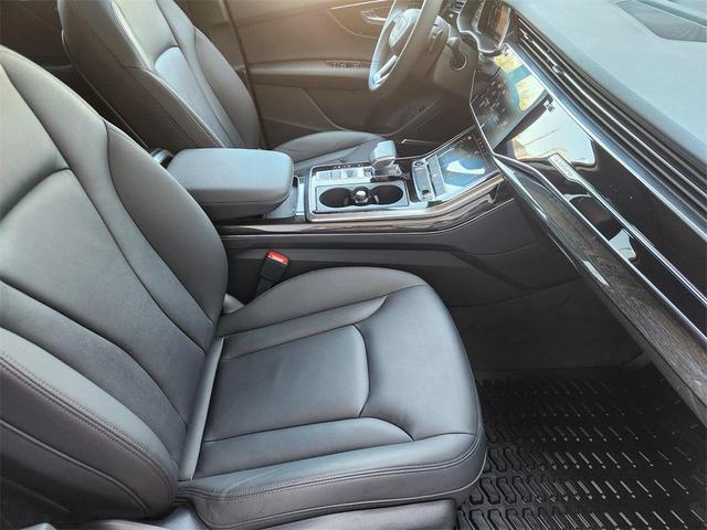 Photo of 2022 White Audi Q7