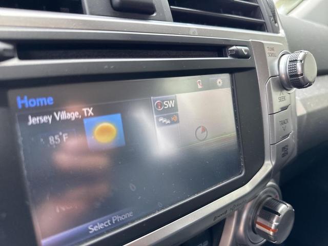 Photo of 2018 Super White Toyota 4Runner