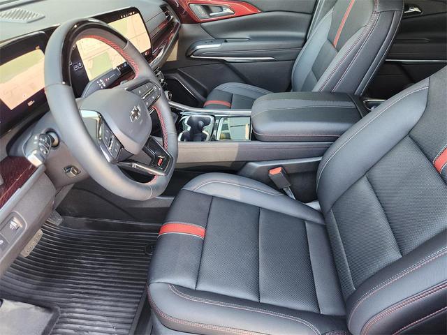 Photo of 2025 Radiant Red Tintcoat Chevrolet Traverse