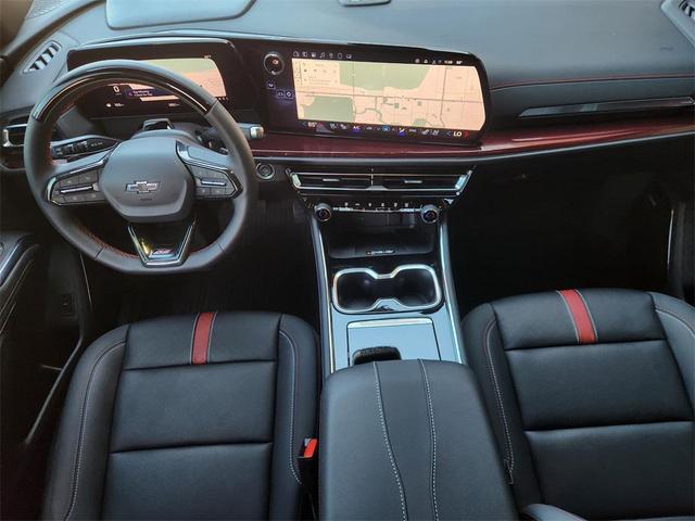 Photo of 2025 Radiant Red Tintcoat Chevrolet Traverse