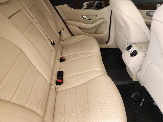 Photo of 2018 Black Mercedes-Benz GLC 300