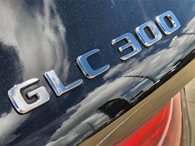 Photo of 2018 Black Mercedes-Benz GLC 300
