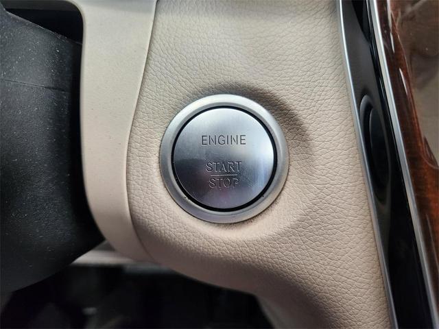 Photo of 2018 Black Mercedes-Benz GLC 300