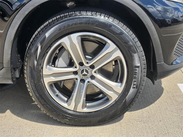 Photo of 2018 Black Mercedes-Benz GLC 300