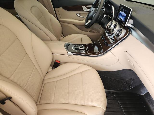 Photo of 2018 Black Mercedes-Benz GLC 300