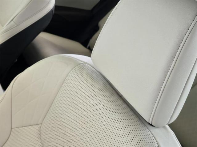 Photo of 2024 White Lexus RX 350