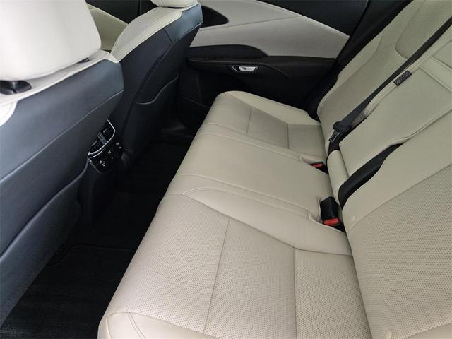 Photo of 2024 White Lexus RX 350