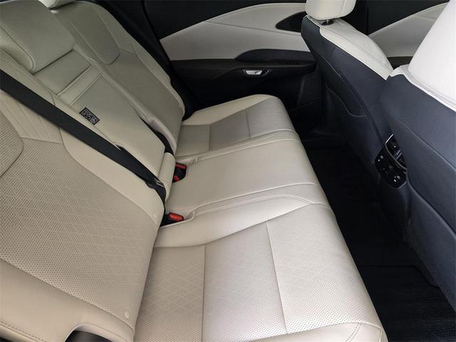 Photo of 2024 White Lexus RX 350