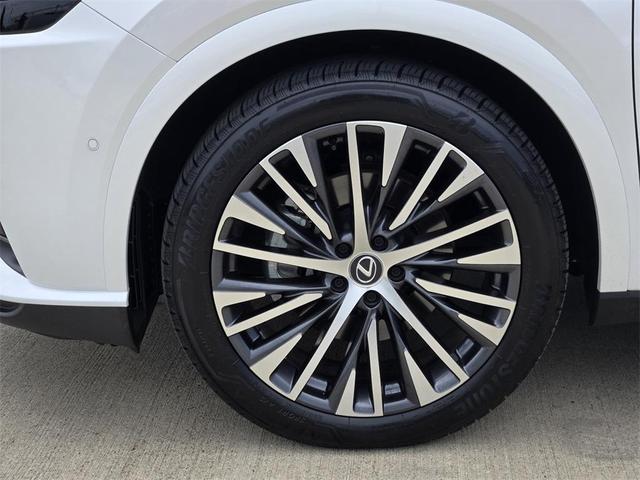 Photo of 2024 White Lexus RX 350