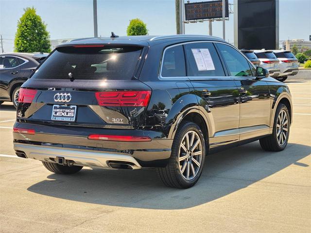 Photo of 2017 Black Audi Q7