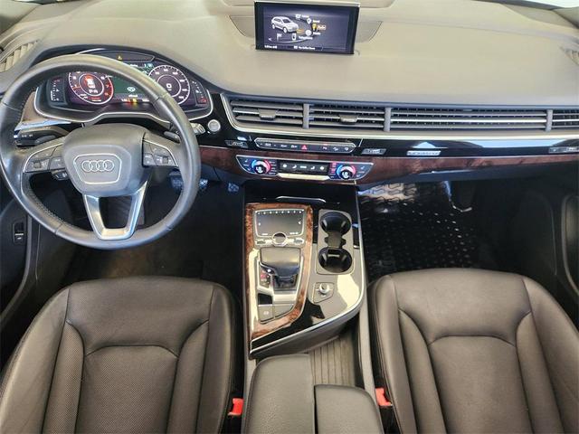 Photo of 2017 Black Audi Q7