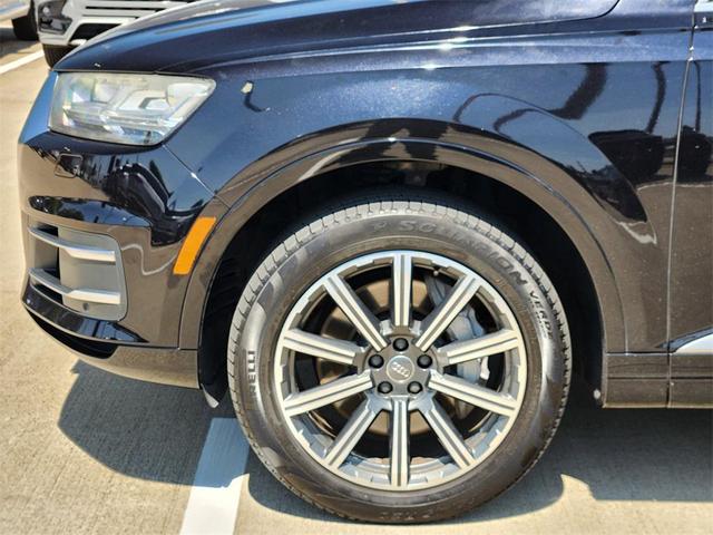 Photo of 2017 Black Audi Q7