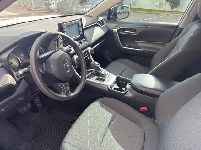 Photo of 2020 Super White Toyota RAV4