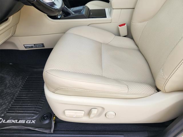 Photo of 2023 Eminent White Pearl Lexus GX 460