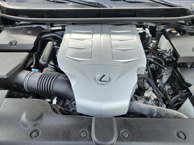 Photo of 2023 Eminent White Pearl Lexus GX 460