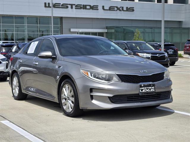 Photo of 2017 Titanium Silver Kia Optima