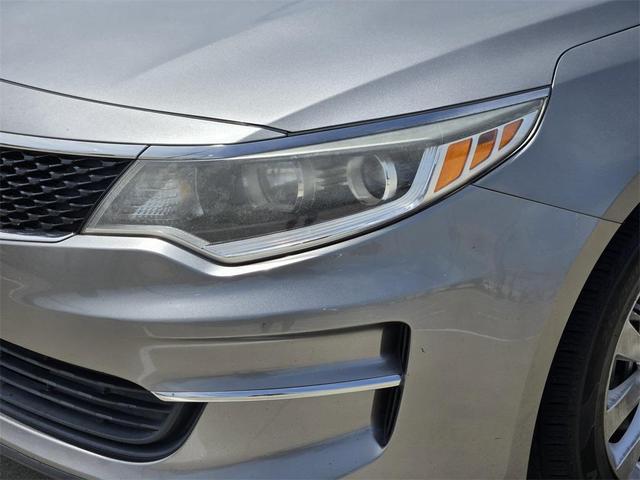 Photo of 2017 Titanium Silver Kia Optima