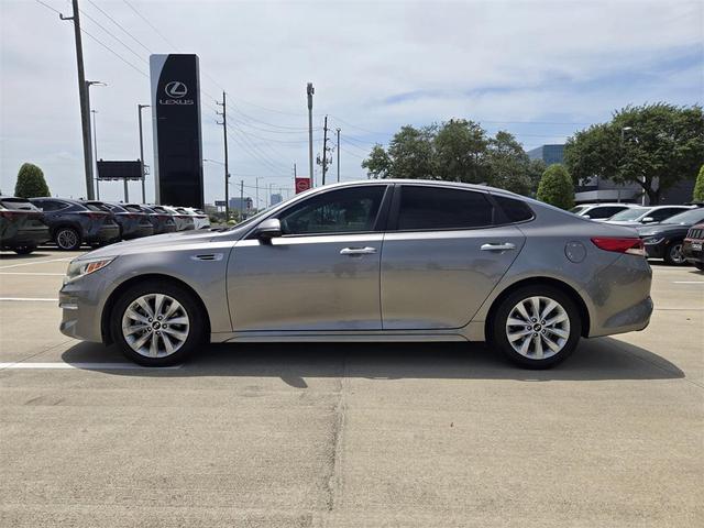 Photo of 2017 Titanium Silver Kia Optima
