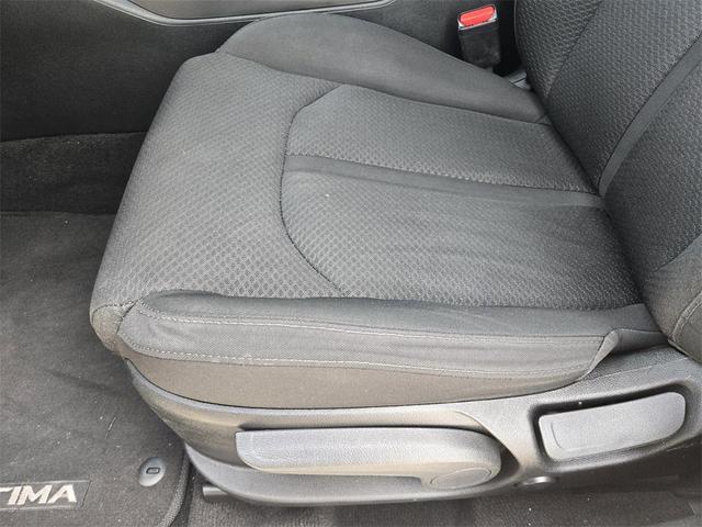 Photo of 2017 Titanium Silver Kia Optima