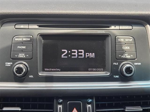 Photo of 2017 Titanium Silver Kia Optima