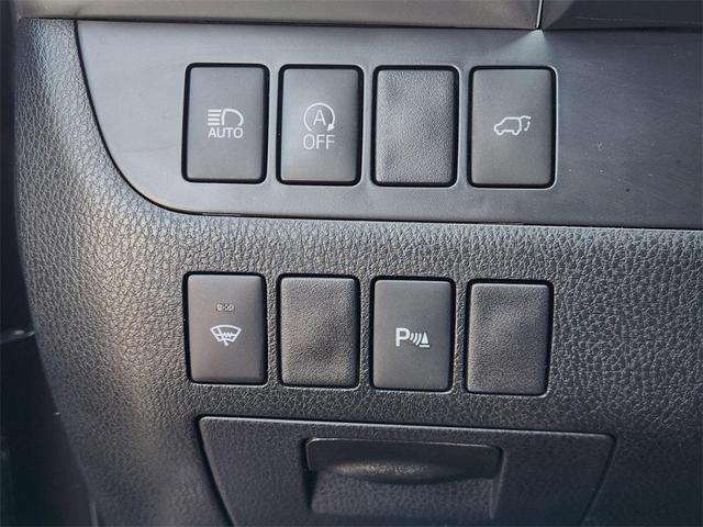Photo of 2019 Toasted Walnut Pearl Toyota Highlander