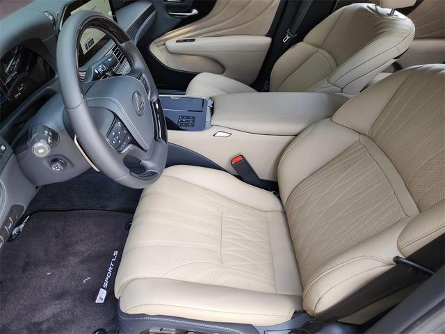 Photo of 2025 Lexus LS 500