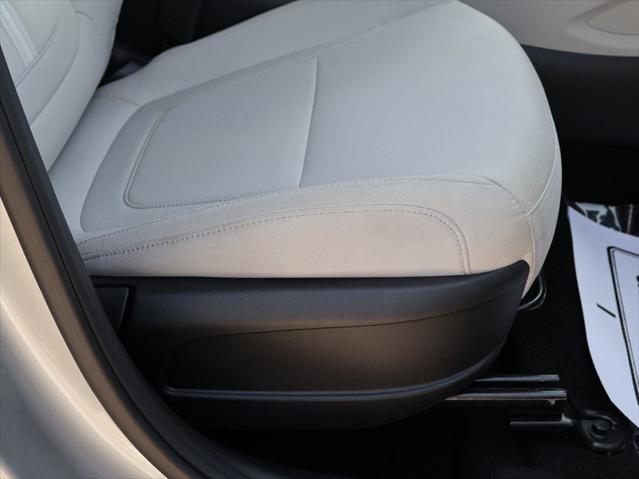Photo of 2025 Shimmering Silver Hyundai TUCSON