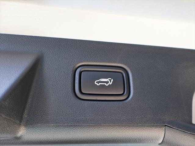 Photo of 2025 Shimmering Silver Hyundai TUCSON