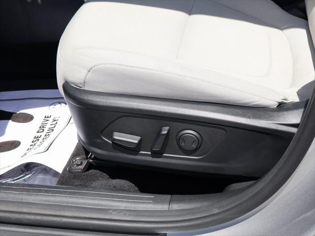 Photo of 2025 Shimmering Silver Hyundai TUCSON