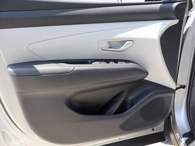Photo of 2025 Shimmering Silver Hyundai TUCSON