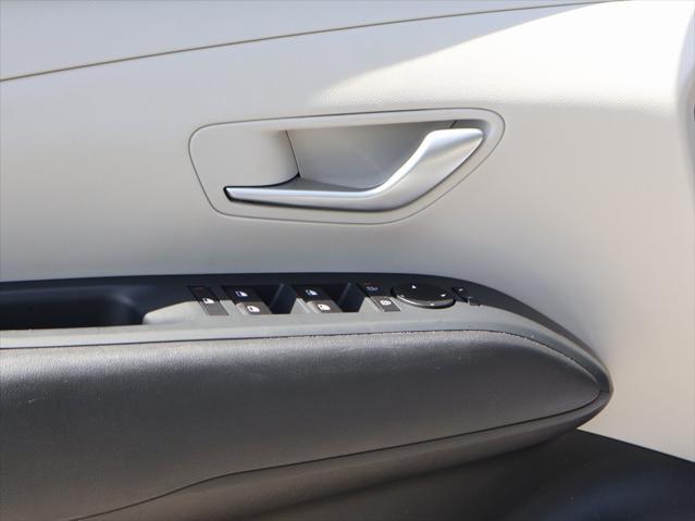 Photo of 2025 Shimmering Silver Hyundai TUCSON