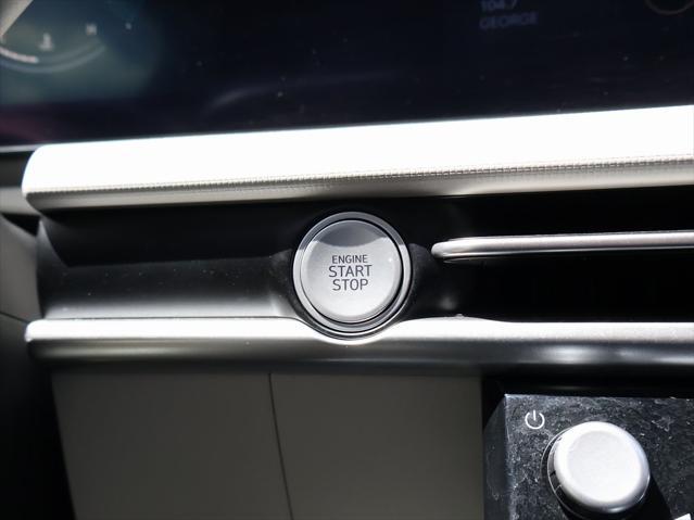 Photo of 2025 Shimmering Silver Hyundai TUCSON