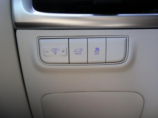 Photo of 2025 Shimmering Silver Hyundai TUCSON