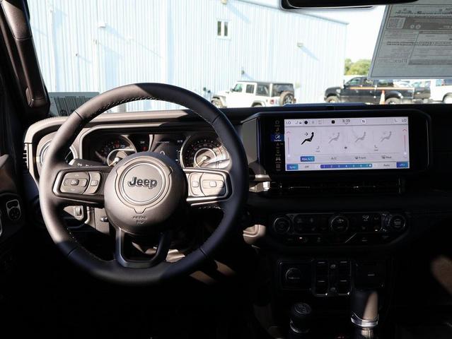 Photo of 2025 Anvil Clearcoat Jeep Gladiator