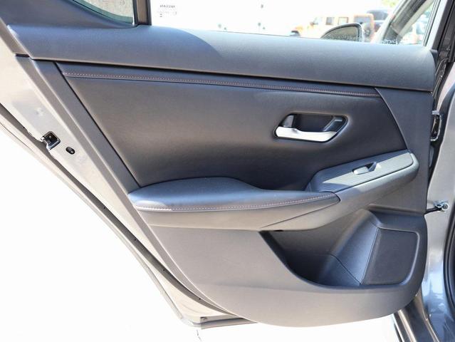 Photo of 2023 Gun Metallic Nissan Sentra
