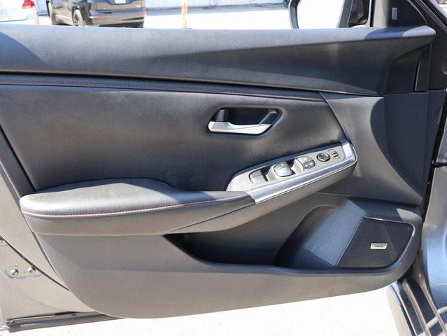 Photo of 2023 Gun Metallic Nissan Sentra