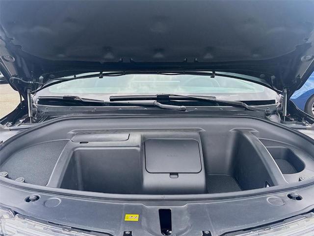 Photo of 2025 Black VinFast VF 8