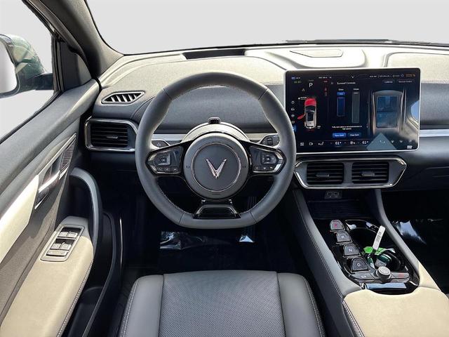 Photo of 2025 Green VinFast VF 8