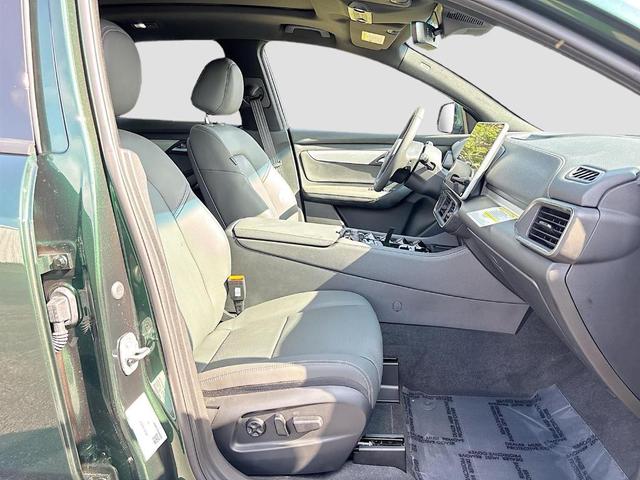 Photo of 2025 Green VinFast VF 8
