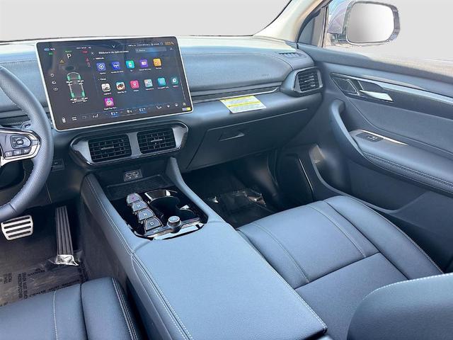 Photo of 2025 Gray VinFast VF 8