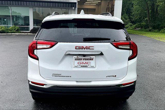 Photo of 2022 Summit White GMC Terrain