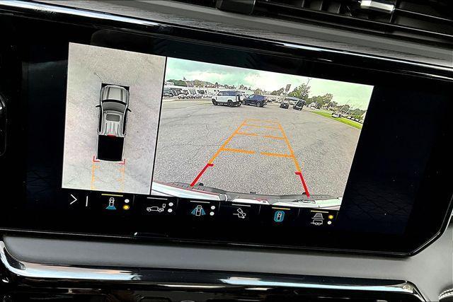 Photo of 2023 Summit White GMC Sierra 1500