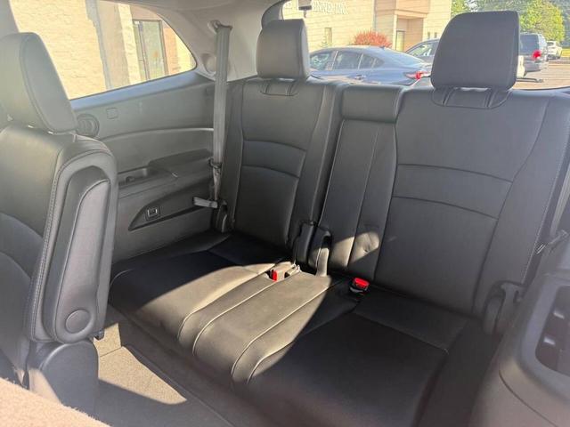 Photo of 2022 Crystal Black Pearl Honda Pilot